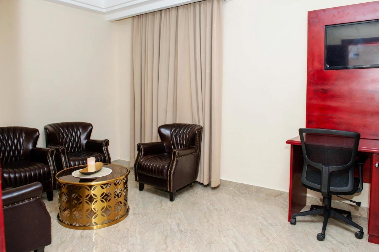 El Doria Hotel لومي المظهر الخارجي الصورة