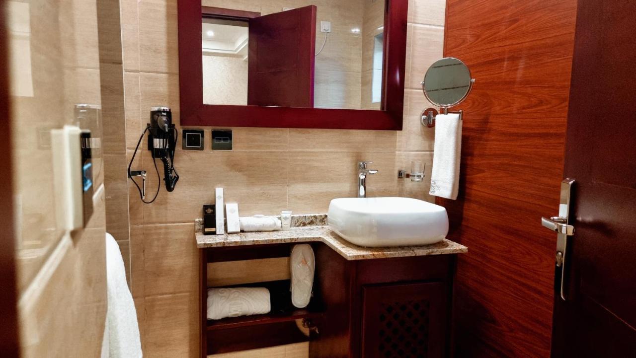 El Doria Hotel لومي المظهر الخارجي الصورة