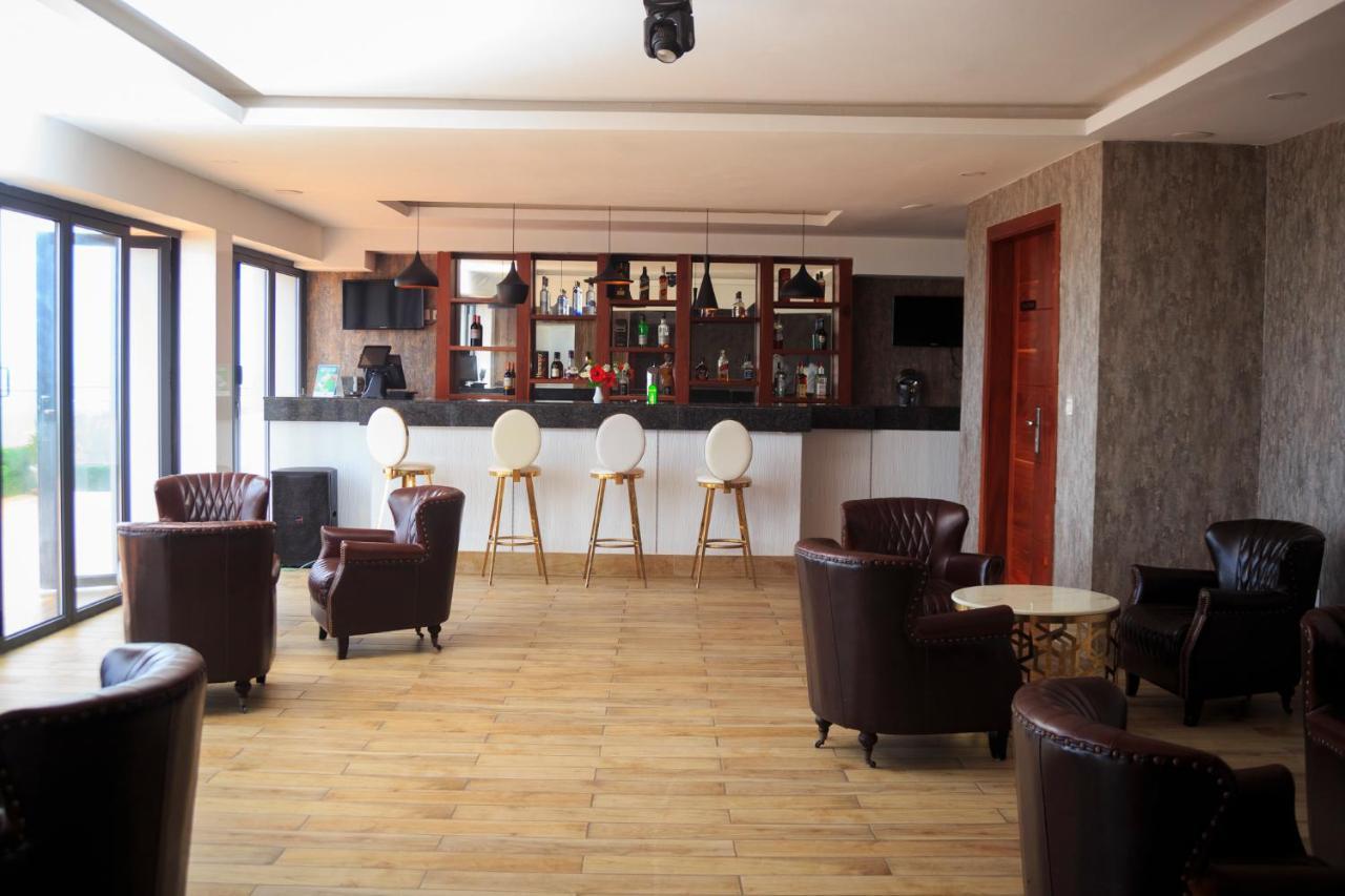 El Doria Hotel لومي المظهر الخارجي الصورة